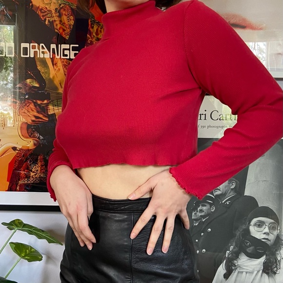 Red turtleneck - Picture 3 of 4